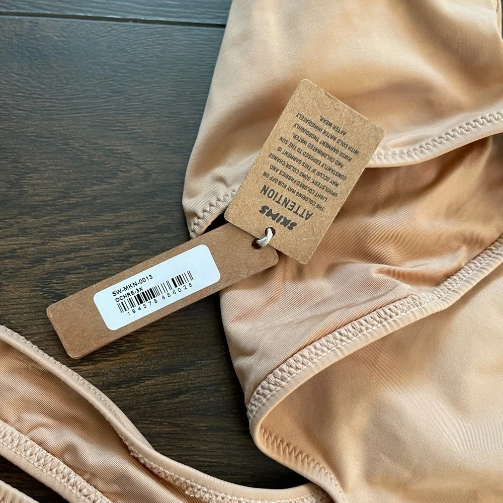 SKIMS nwt swim